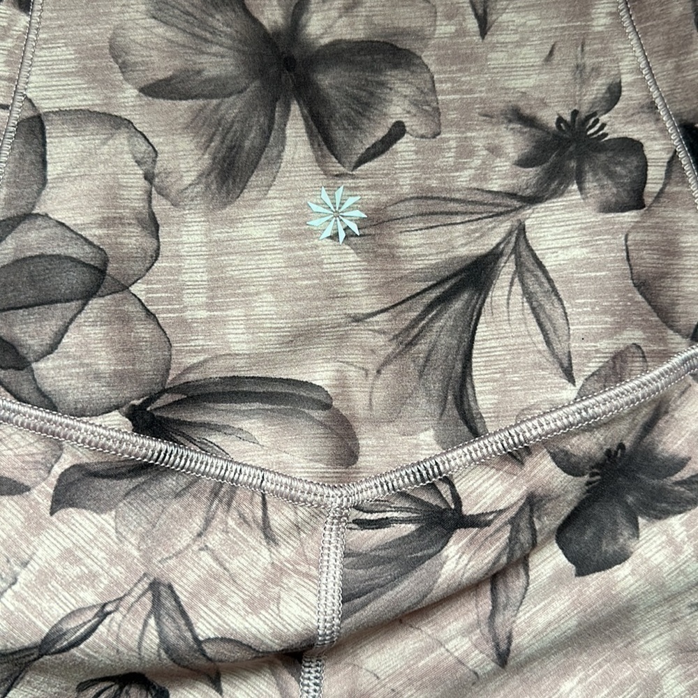 Atletha Stash Pocket Leggings - Picture 7 of 9